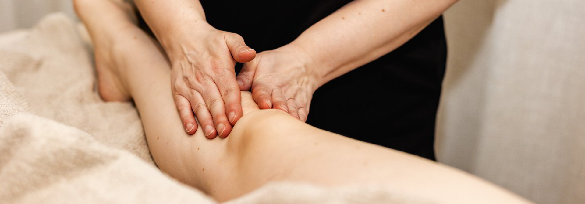Mjuk massage som sätter igång lymfflödet hos Joy Center